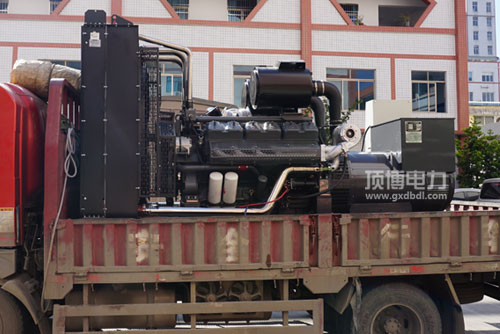 广西南宁彰泰郡两台400KW/600KW广西顶博发电机组制造装运中