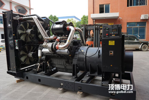 桂林发电机厂家沃尔沃广西顶博发电机组制造300kw怠速不平稳